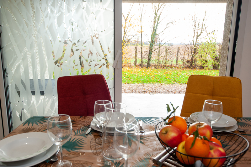 Gîte Le Luizet - table vue jardin